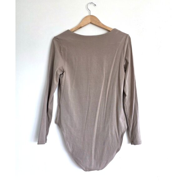 Old Navy Scoop Neck Bodysuit, Taupe Basic Long Sleeve T-Shirt, Casual Capsule - Picture 6 of 7
